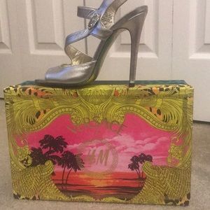 Versace for H&M pump